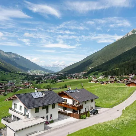 In Stubai Valley With Balcony شقة